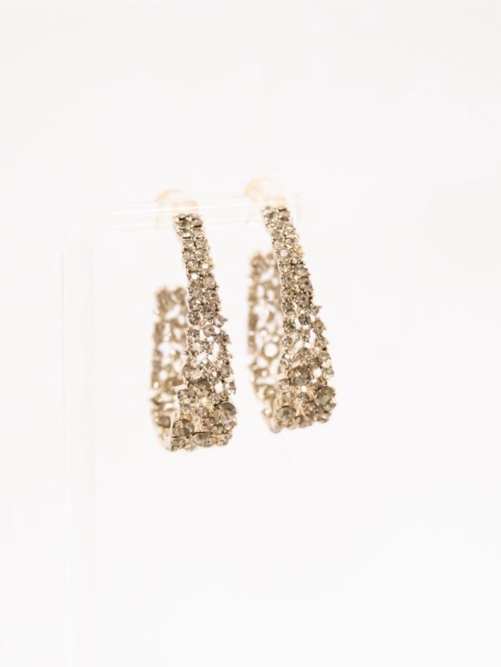 New in Pouch By Alexa Rae Sahara Dreams Earrings (linen color plated)